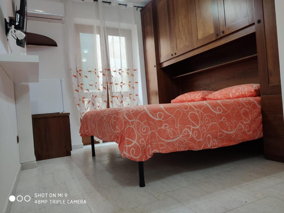 La Dimora Di Bronzo Hotel เนเปิลส์ ภายนอก รูปภาพ