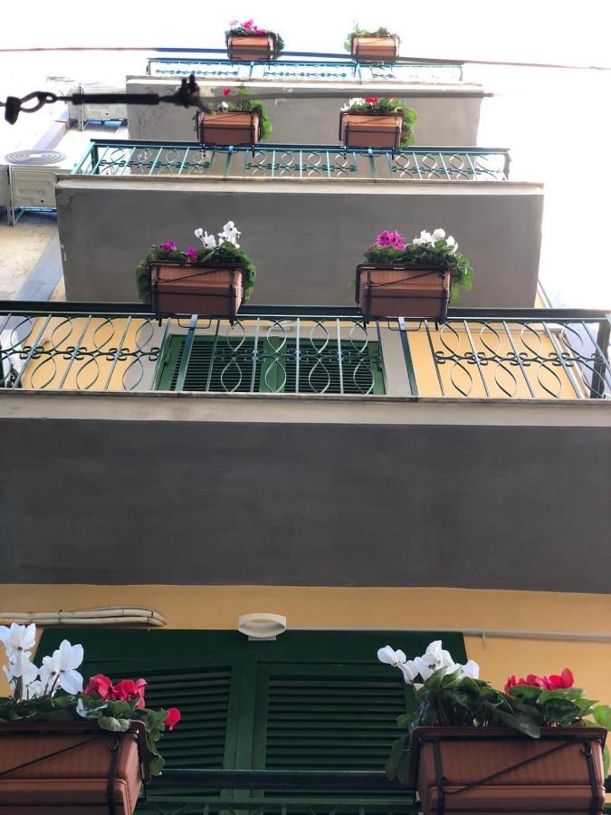 La Dimora Di Bronzo Hotel เนเปิลส์ ภายนอก รูปภาพ
